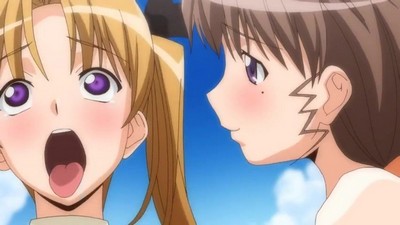 Лесбиянки веселятся на пляже, удовлетворяя друг друга.