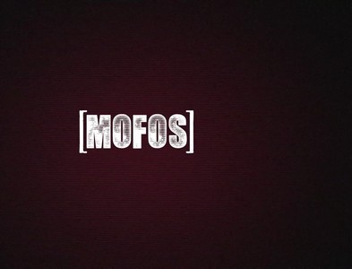 Стройкая девушка организовала тройку с парнем и реальтором.