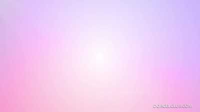 Эмили Уиллис решила преодолеть сексуальное неудовлетворение, оставшись с мачехой и ее парнем во время отсутствия ее мужа.