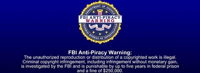 Зрелая женщина в нижнем белье удовлетворяла себя на улице.