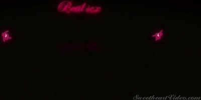 Две подружки решили отвлечься от парней и насладиться друг другом.