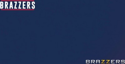 Для того чтобы избежать тюрьмы и оплатить штраф, женщина не афроамериканского происхождения с повышенным объемом силиконовой груди подействовала на участника полиции и начала заняться с ним интимными ласками.