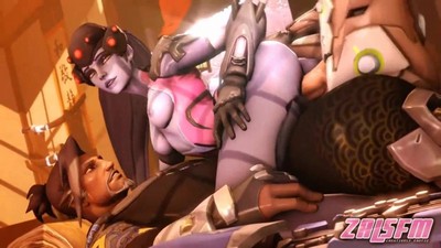 Катя Нижегородцева фотографируется в откровенной позе.